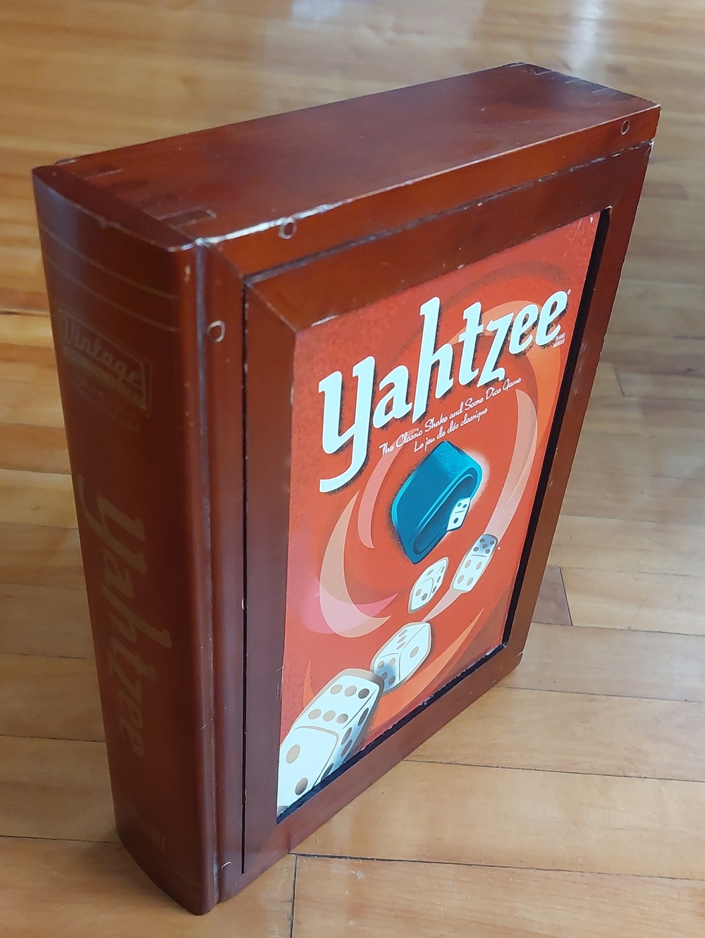 Yahtzee Vintage Collection Wooden Bookshelf Edition (Hasbro)